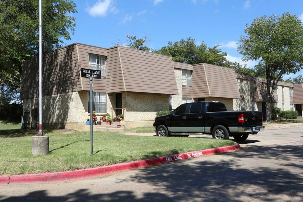 Viillages of Royal Lane; One Two Three Bedroom Apartments in Dallas TX; DFW Airport near SMU