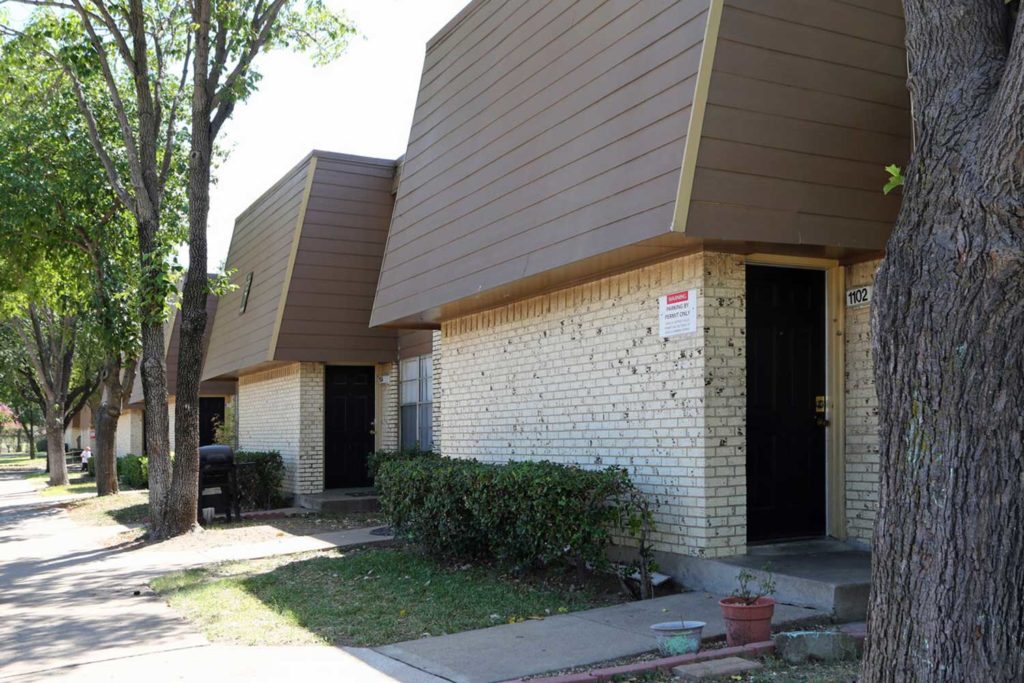 Viillages of Royal Lane; One Two Three Bedroom Apartments in Dallas TX; DFW Airport near SMU